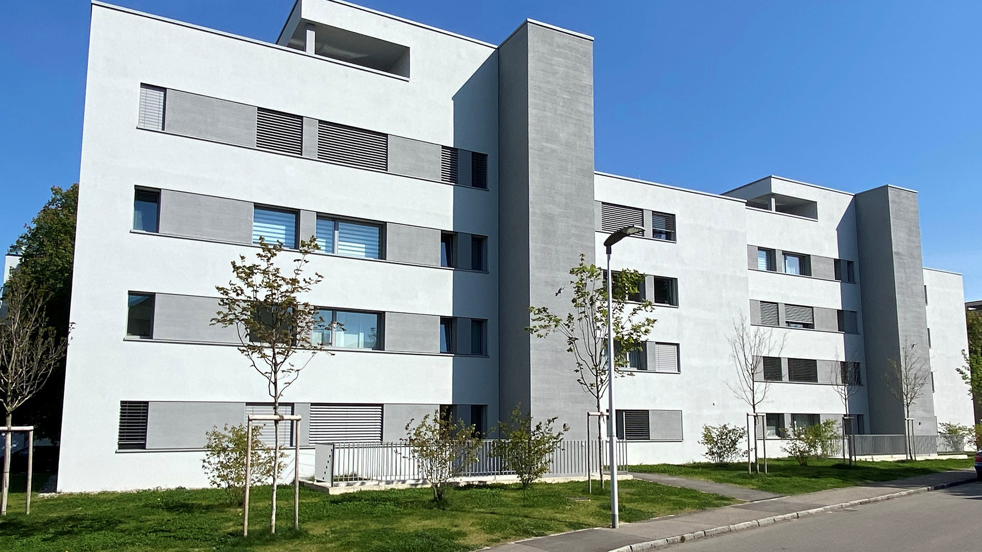 Ein modernes Apartmentgebäude